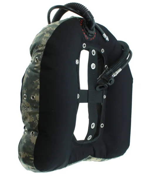Крыло Amphibian Gear Camo с двумя инфляторами для спарки 50 Lb Крыло Amphibian Gear Camo с двумя инфляторами для спарки 50 Lb
