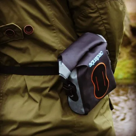 Водонепроницаемая сумка Aquapac 021 - Medium Stormproof Camera Pouch