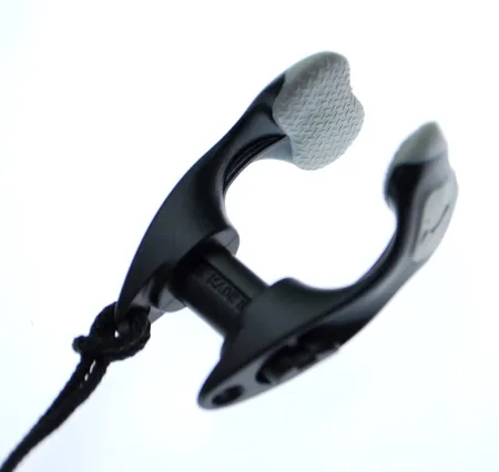 Зажим клипса для носа регулируемая Mares Apnea