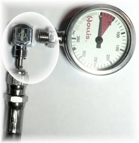 Переходник угловой под манометр с нипелем