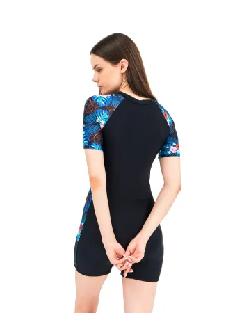 Костюм женский короткий из лайкры Blue&Red