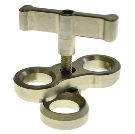 Кронштейн TDE титановый для закрепления шаровых адаптеров