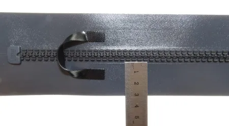 Сухая молния TiZip с пластиковым бегунком