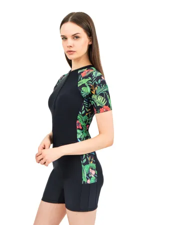 Костюм женский короткий из лайкры Green Flower