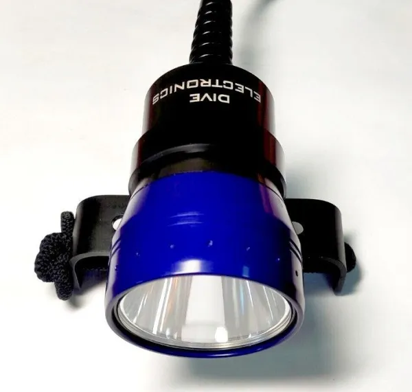 Канистровый подводный фонарь Dive Electronics L-2400 Канистровый подводный фонарь Dive Electronics L-2400