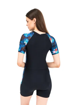 Костюм женский короткий из лайкры Blue&Red