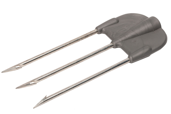 Наконечник Salvimar Jet трехзубый сталь Mustad