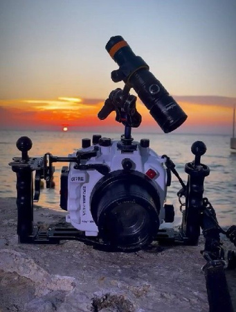 Фонарь подводный ультрафиолетовый OrcaTorch D530 UV 450 Люмен