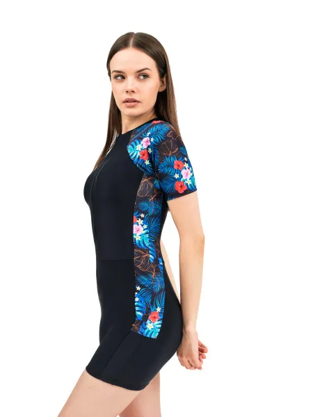 Костюм женский короткий из лайкры Blue&Red Костюм женский короткий из лайкры Blue&Red