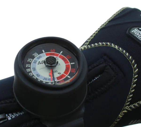 Глубиномер наручный аналоговый  Aquatec для дайвинга Глубиномер наручный аналоговый  Aquatec для дайвинга