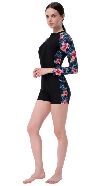 Костюм женский короткий из лайкры Red Flower Костюм женский короткий из лайкры Red Flower